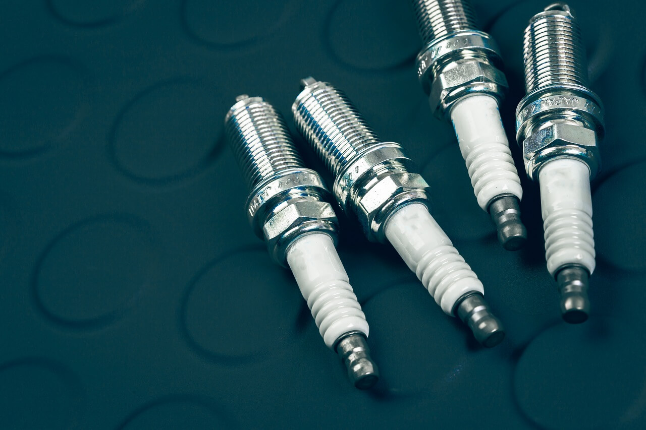 Новые свечи зажигания для лодочного мотора